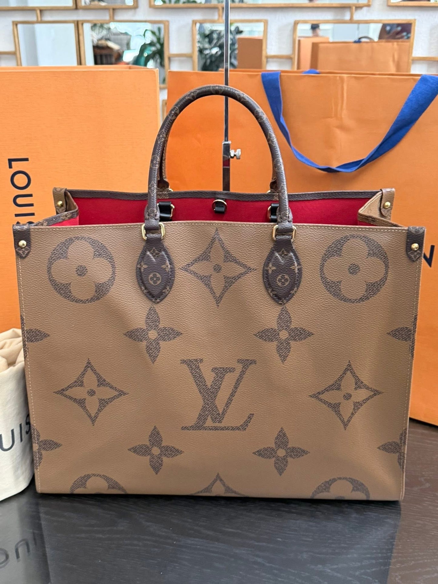 On The Go GM in Monogram Reverse with Dustbag, Insert Organizer, Box and Paper bag 🌺 -Microchip