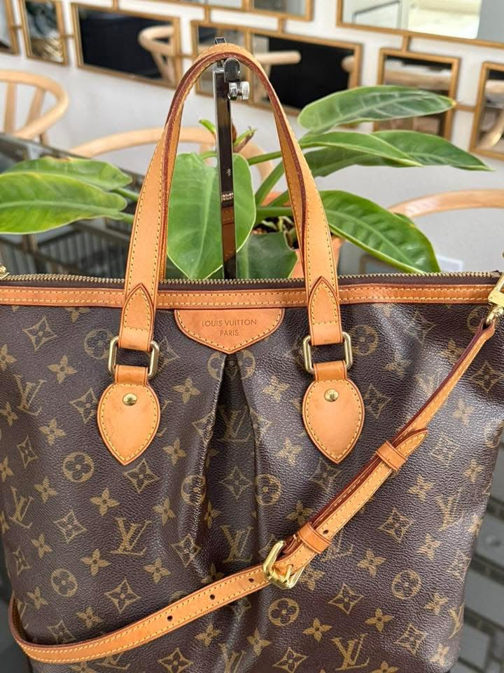 Palermo PM with Original Strap 
Dustbag 📅 Year: 2010
