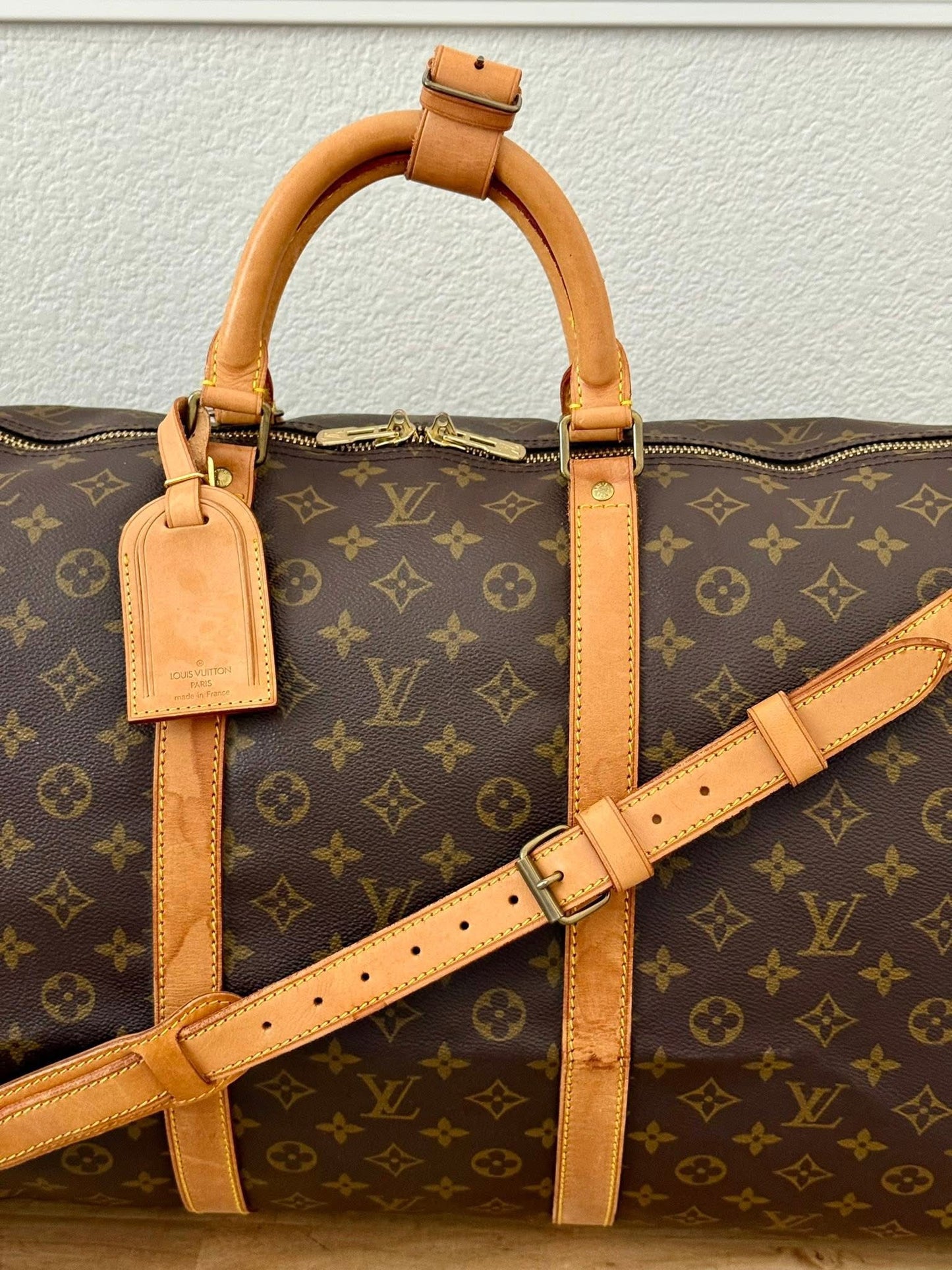 Keepall 60 Bandoulier with Original Strap, Luggage Tag and Poignet 📅 Year: 1991