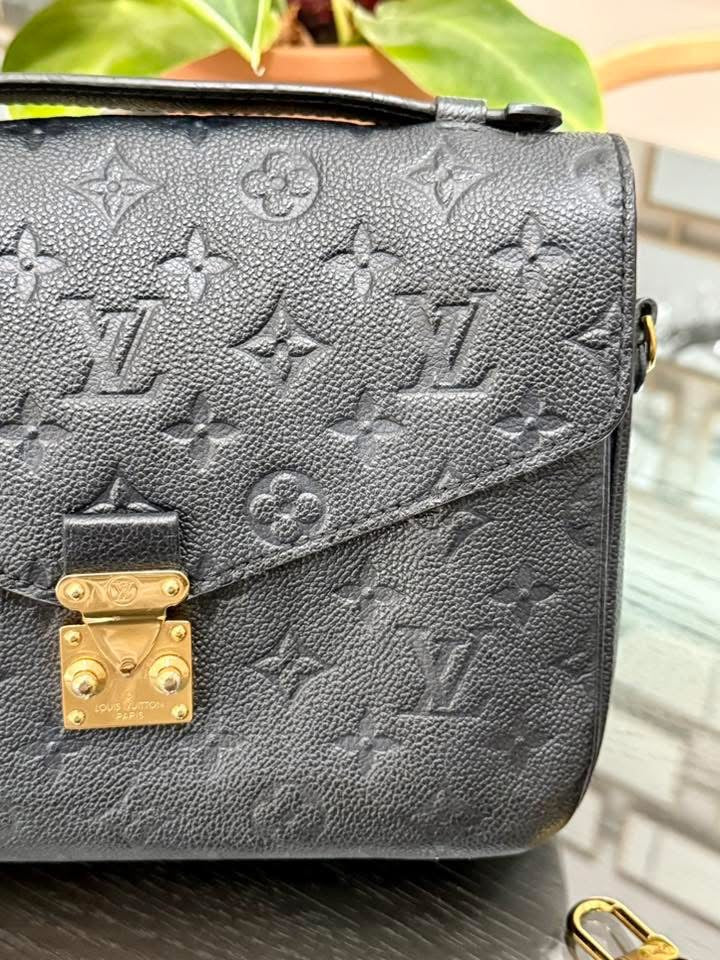 Pochette Metis Emptiente Noir with Box, Dustbag, Insert Organizer, Box and Paper bag -Microchip & Authenticed