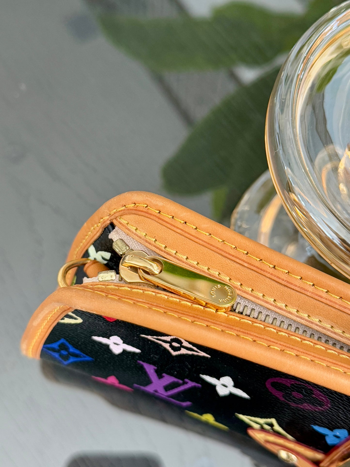 Multicolor Shirley Clutch/ Shoulder Bag with Box📅 Year: 2005