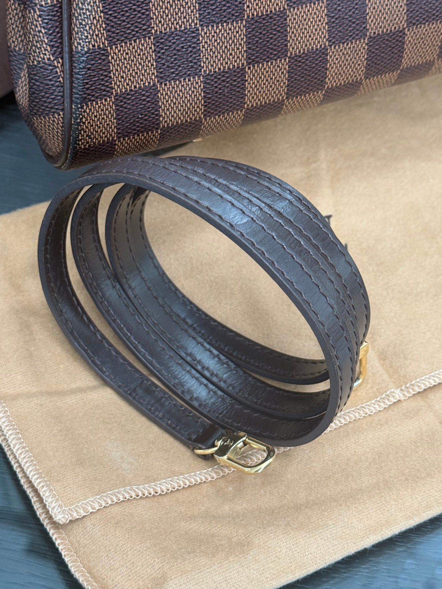 Eva Clutch in DE with Dustbag,Box and Paper bag
🗓️ Year: 2015