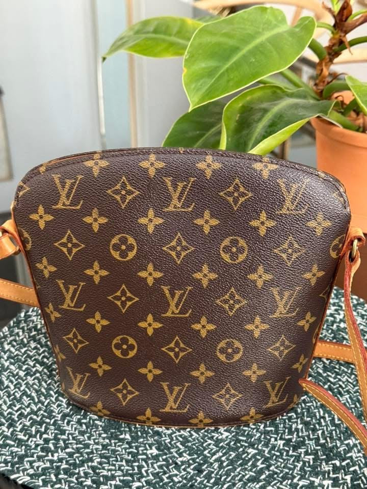 Drouot Crossbody-🗓️ Year: 2004