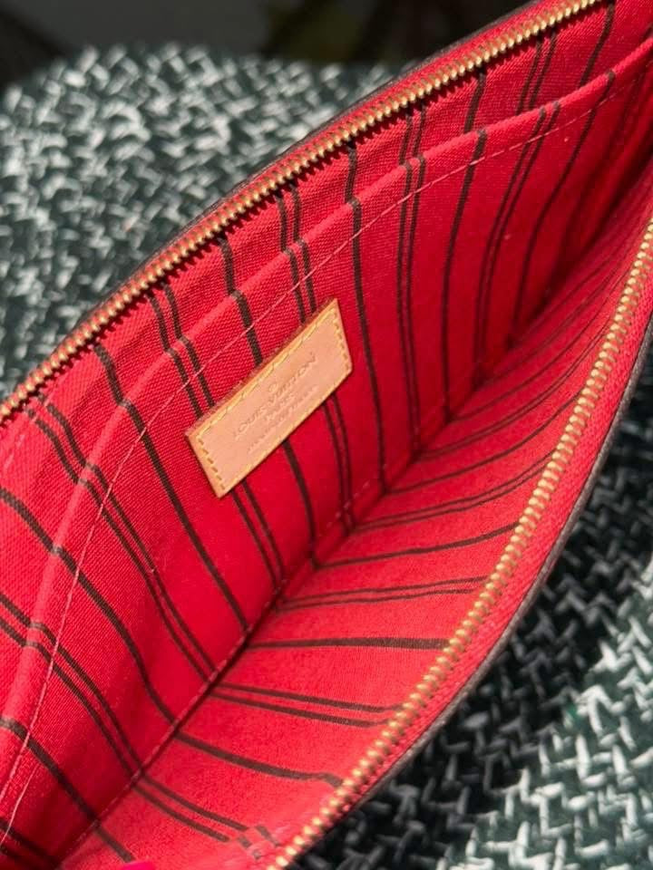 Neverfull MM/GM Pouch in Cerise 🗓️Year 2014