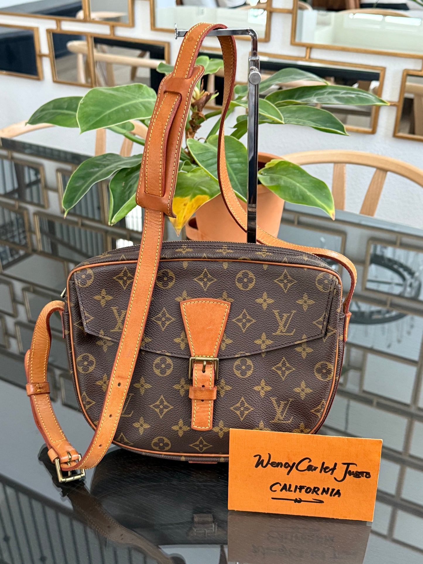 Jeaunefille GM Crossbody 📅 Year: 1989