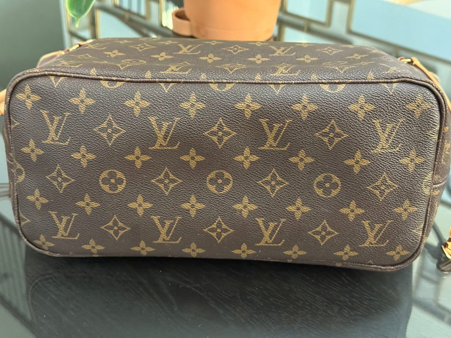 Neverfull MM Monogram in Cerise interior with Dustbag and Insert Organizer 🌺 📅 Year: 2018
