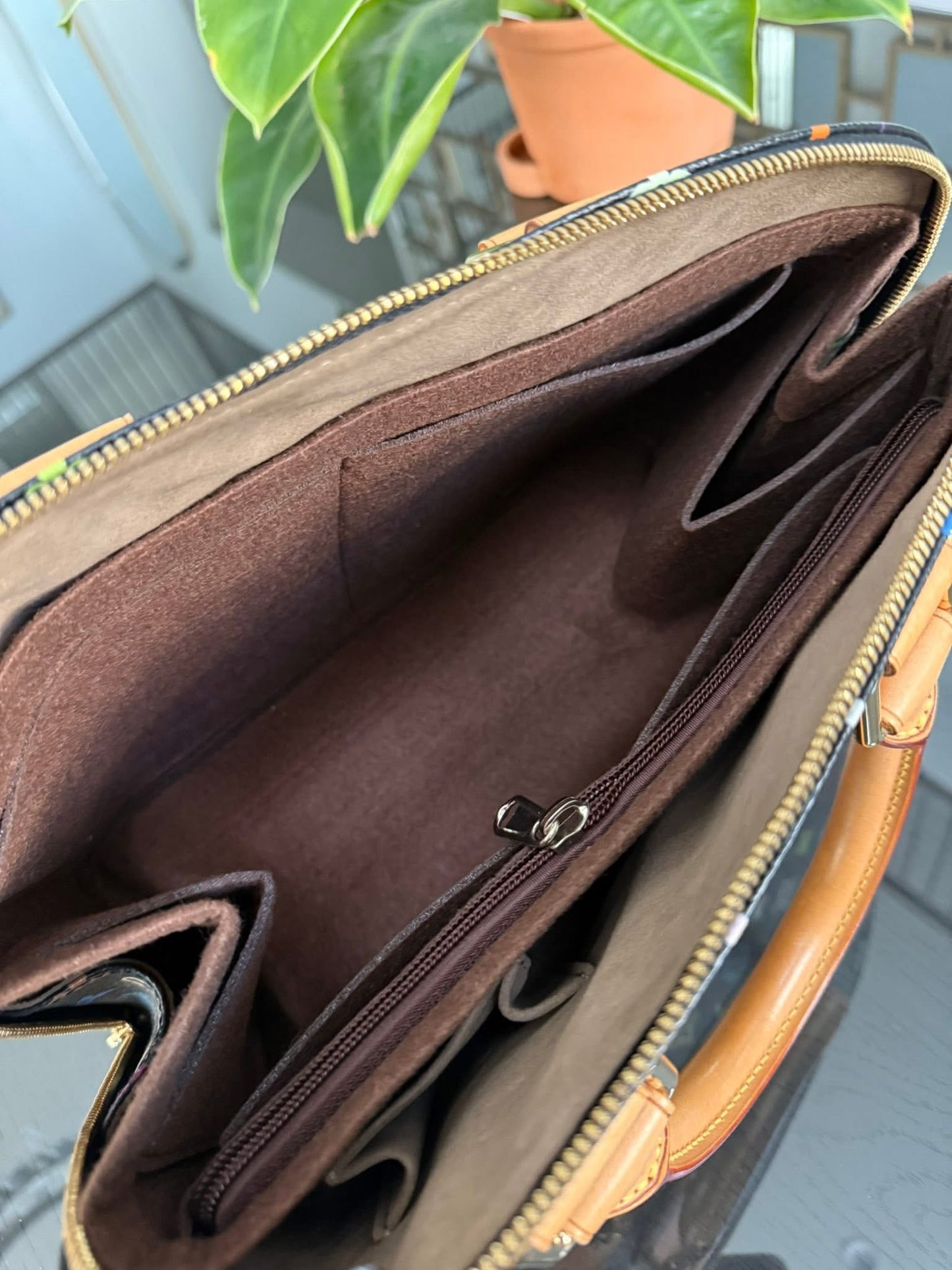 Murakami / Multicolor Noir Alma PM with Dustbag, Insert Organizer and Non- branded Twilly 📅 Year: 2006