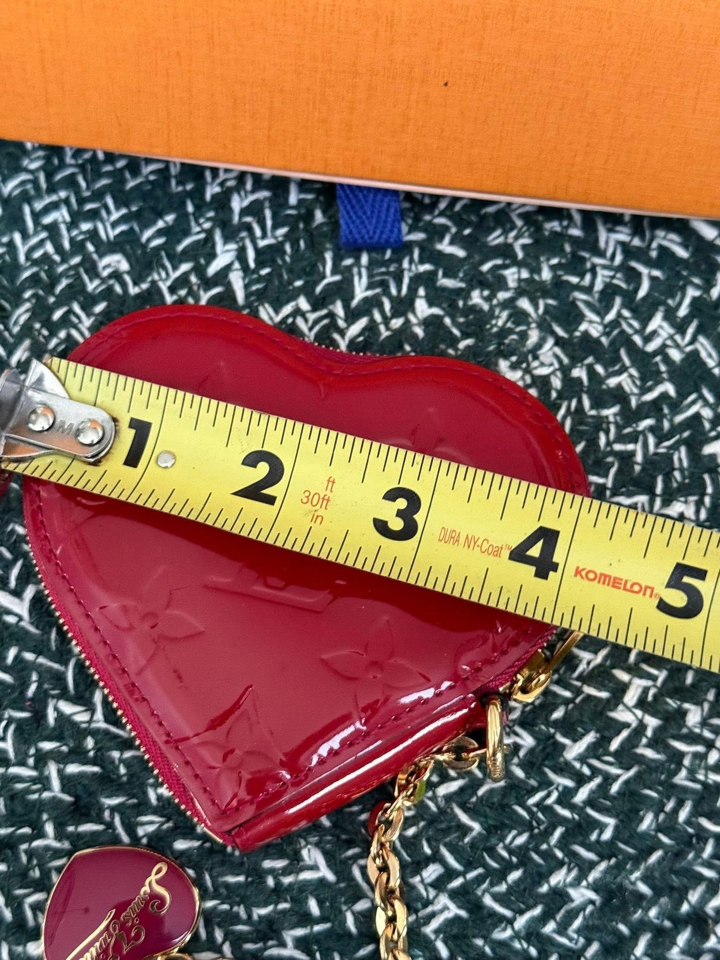 Vernis Heart Coin Purse with Box 🗓️ Year: 2012