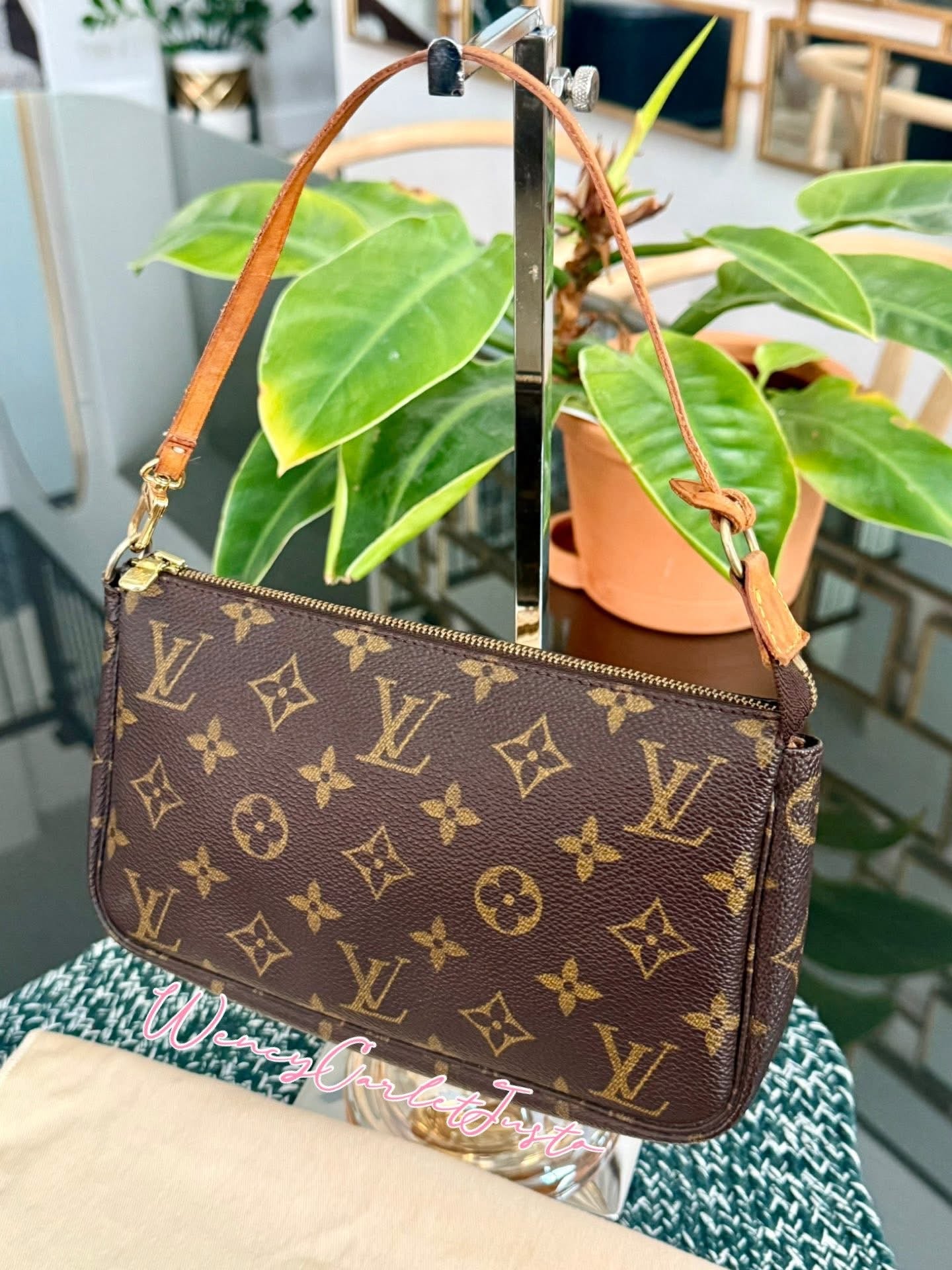Pochette Accessories with Dustbag 📅 Year: 1999