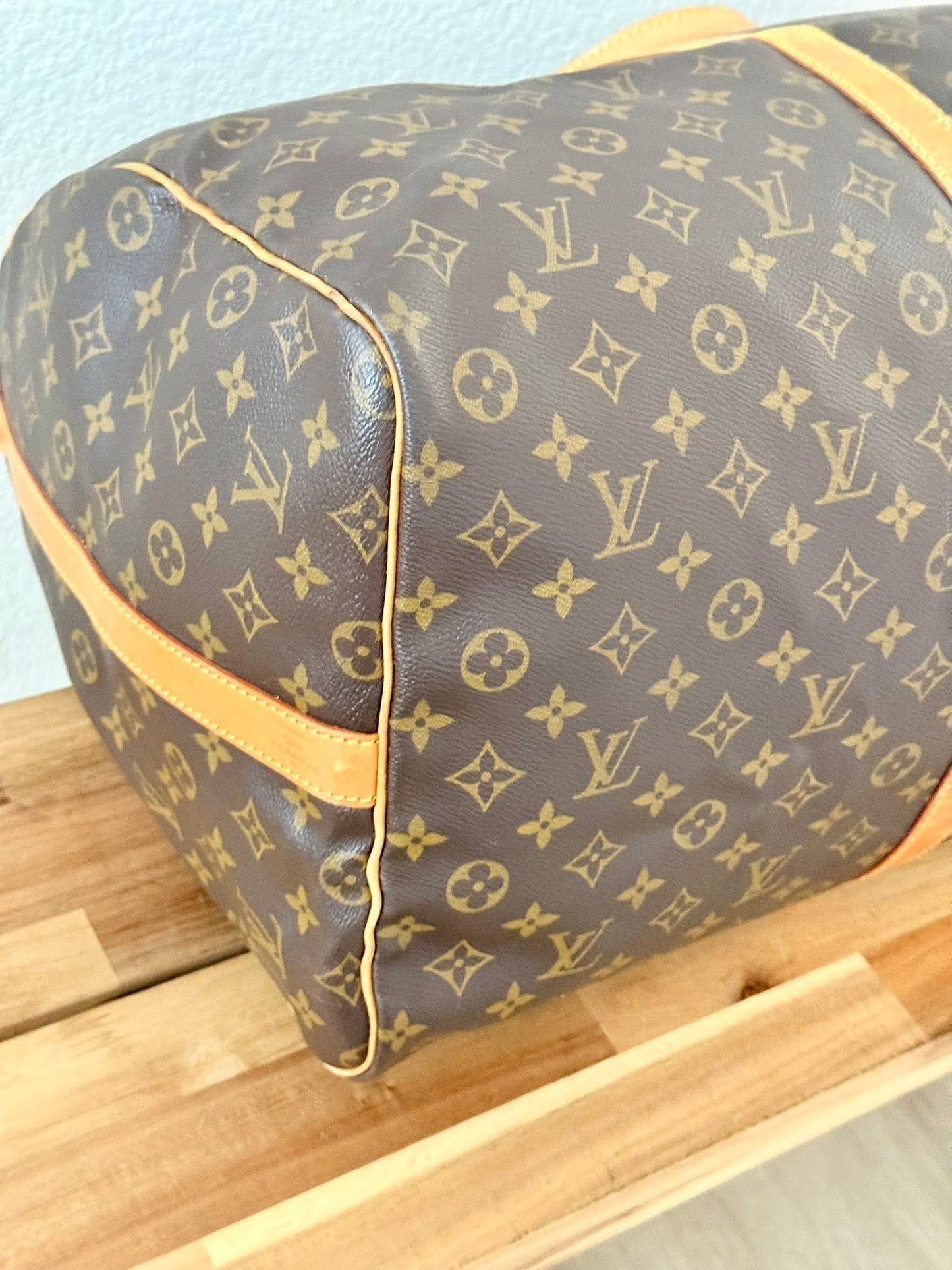 Keepall 60 Bandoulier with Original Strap, Luggage Tag and Poignet 📅 Year: 1994