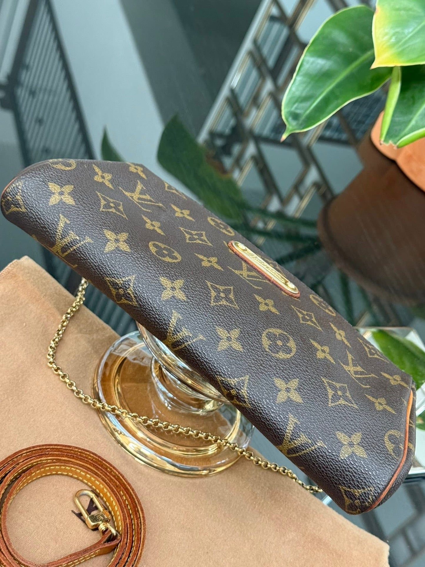 Eva Clutch in Monogram with Original Strap, Insert Organizer, Box and Paper bag 🗓️ Year: 2012