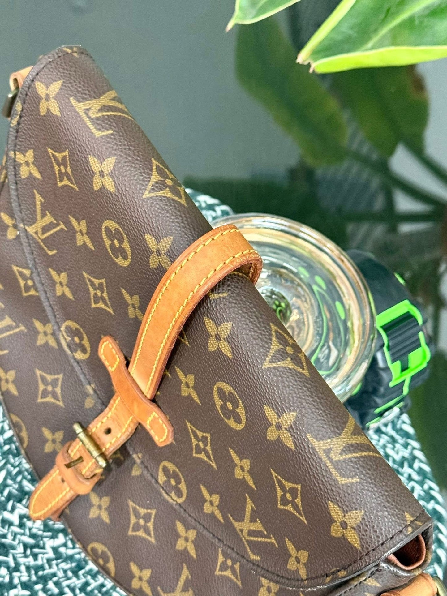 Chantilly MM Crossbody Bag 📅 Year: 1990
