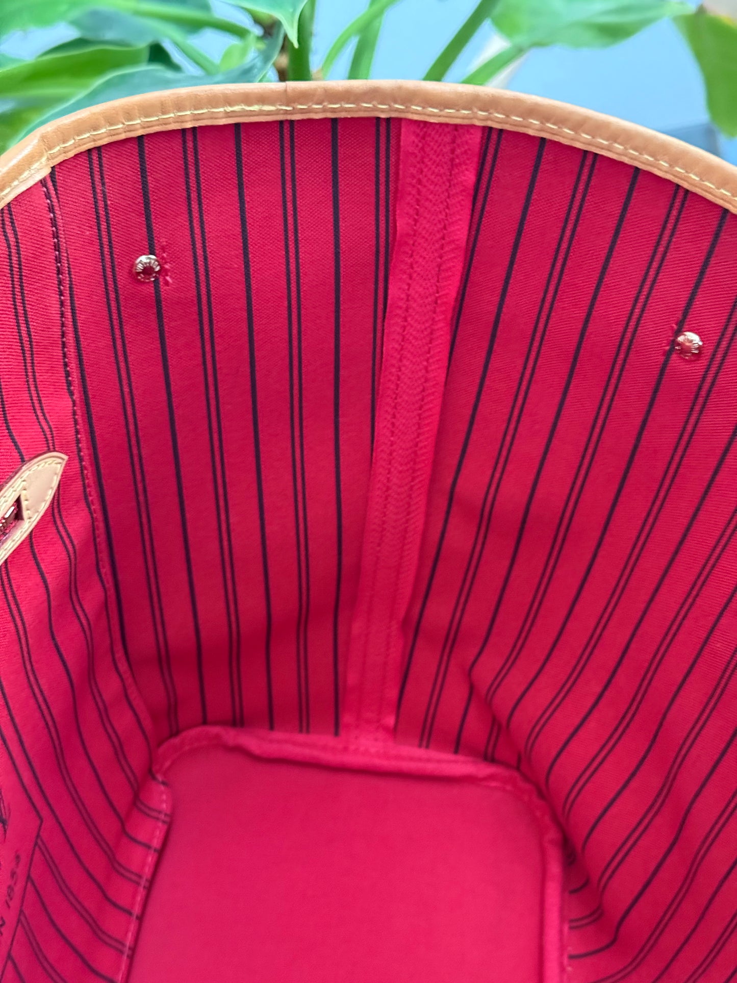 Neverfull MM in Monogram Cerise Interior with Dustbag 🗓️ Year: 2017
