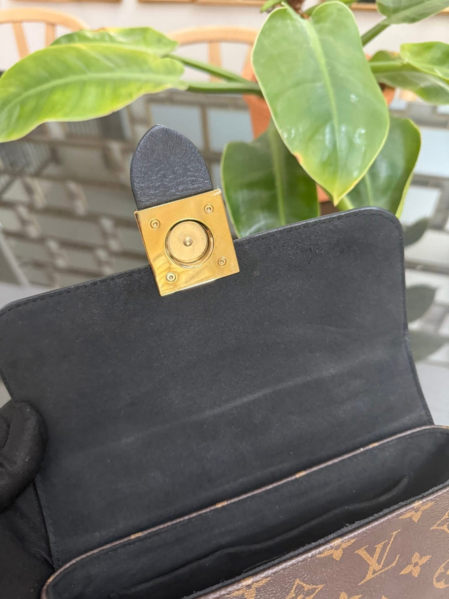 Locky BB Monogram Noir with Original Strap, Dustbag, Box and Paper bag - 📅 Year: 2019