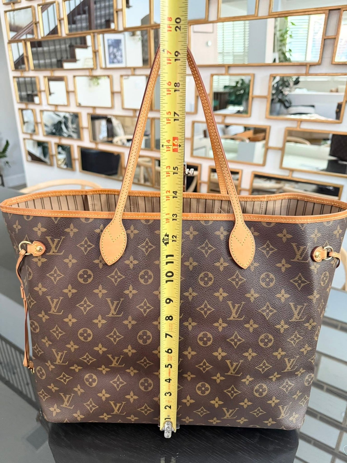 Neverfull GM in Monogram with Dustbag and Insert Organizer -🗓️ Year: 2015