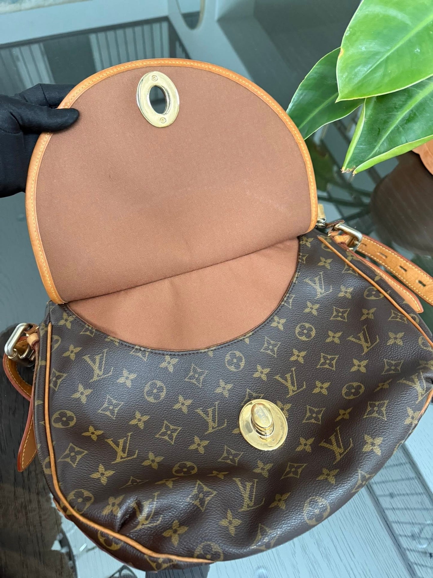 Tulum GM Shoulder/ Crossbody Bag - 🗓️ Year: 2010