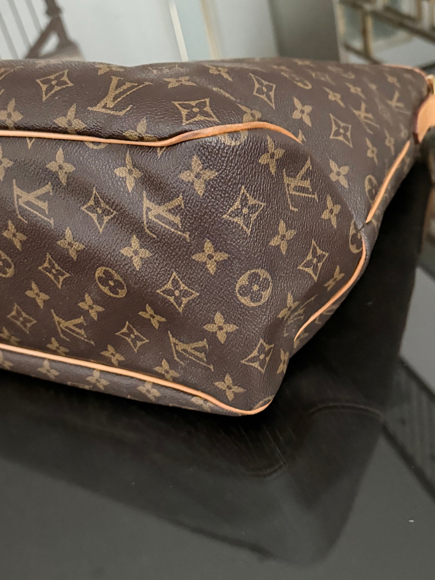 Delightful GM with Dustbag 🌹📅 Year: 2011