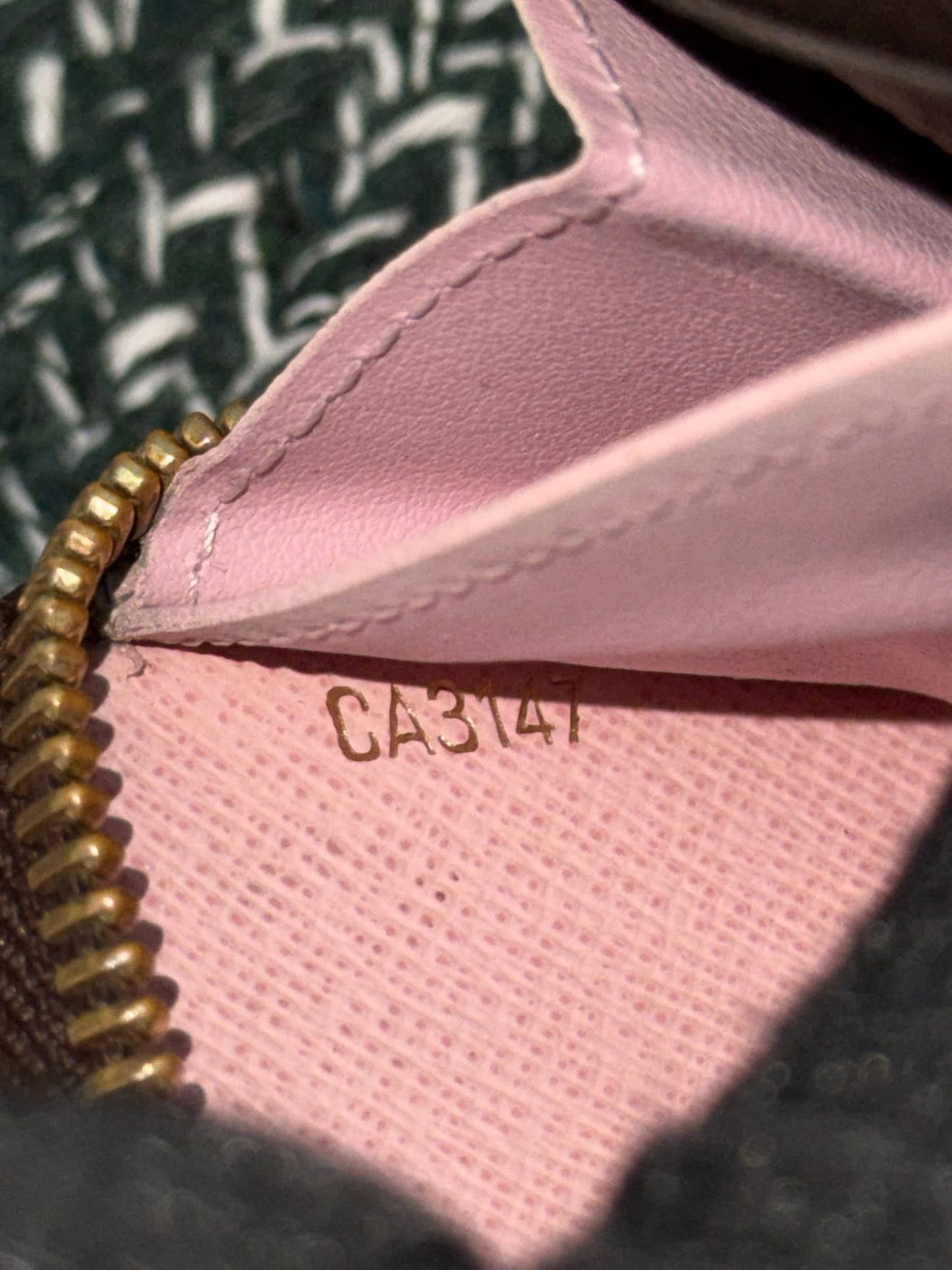Clemence Wallet in Rose Ballerine with Dustbag 🗓️ Year 2017