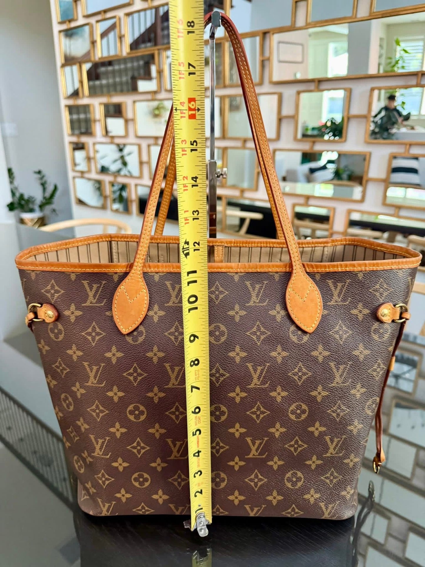 Neverfull MM in Monogram with Insert Organizer 🌺 📅 Year: 2015