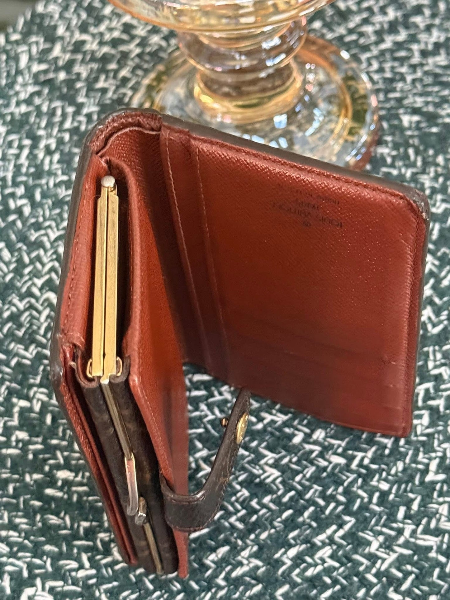 Kisslock Wallet in Monogram 🗓️ Year: 2000