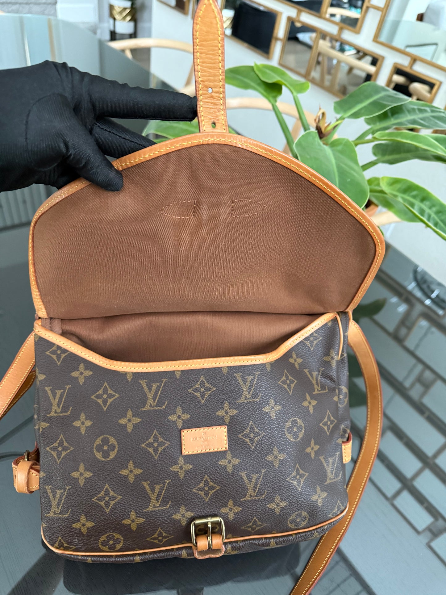 Saumur 30 Crossbody 🌺 Year: 1989