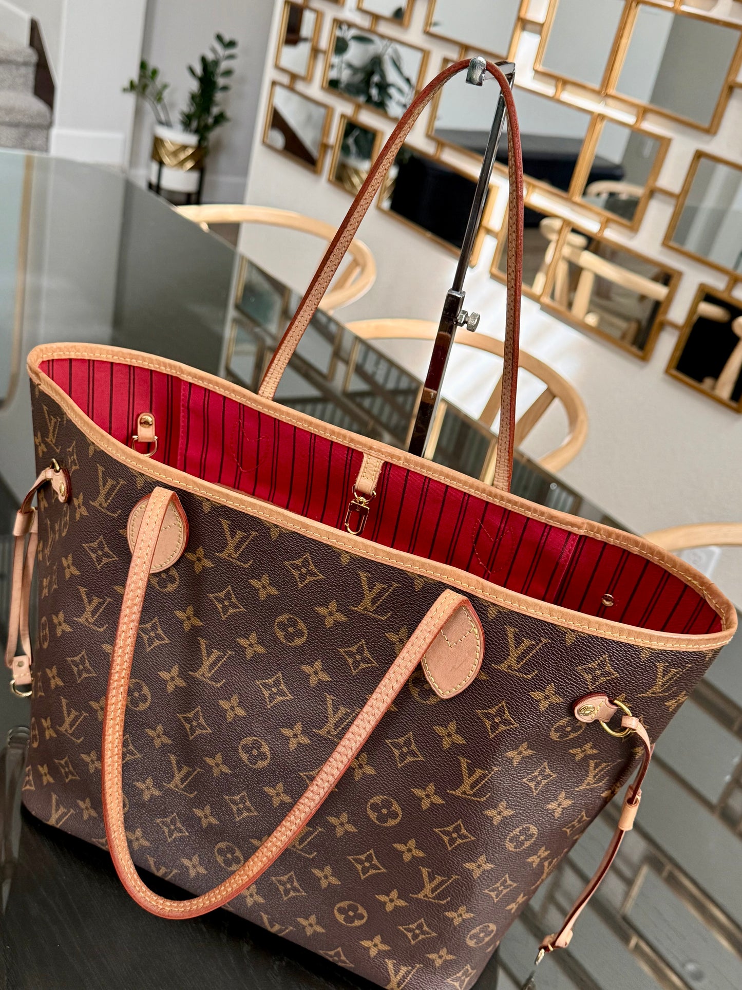 Neverfull MM Monogram in Cerise interior with Dustbag and Insert Organizer 📅 Year: 2020