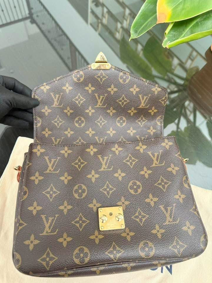 Pochette Metis in Monogram with Original Strap, Box, Dustbag and Paper bag 🗓️ Year 2017