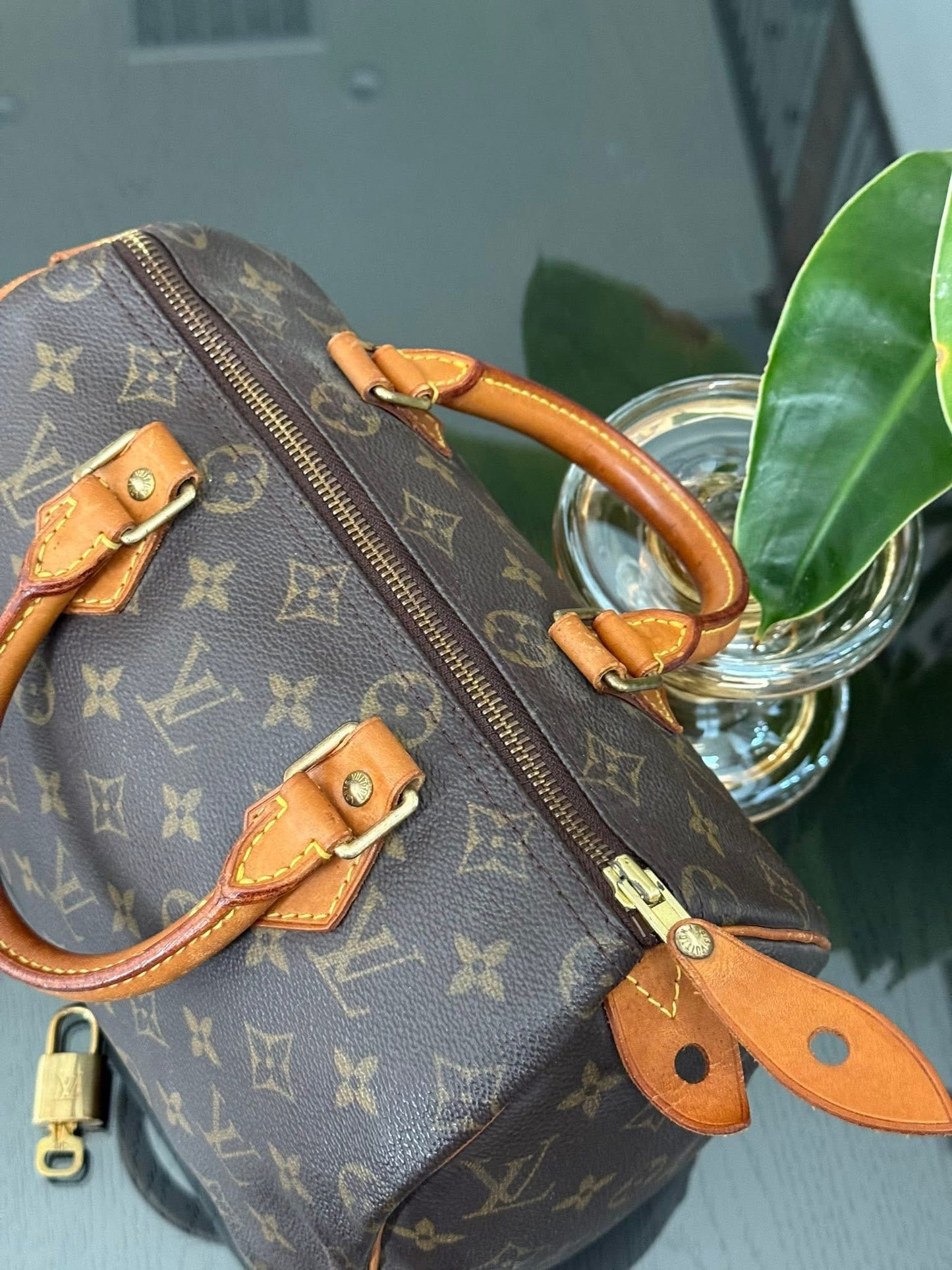 Speedy 25 in Monogram with Lock 🔐 and Key -🗓️ Year: 2000