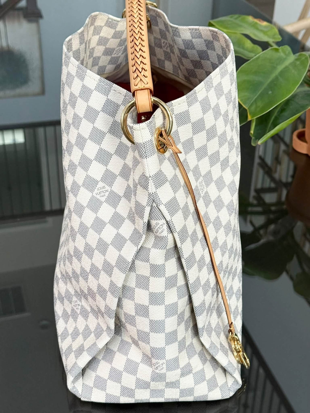 Artsy GM in Azur with Dustbag and Insert Organizer 📅 Year: 2011