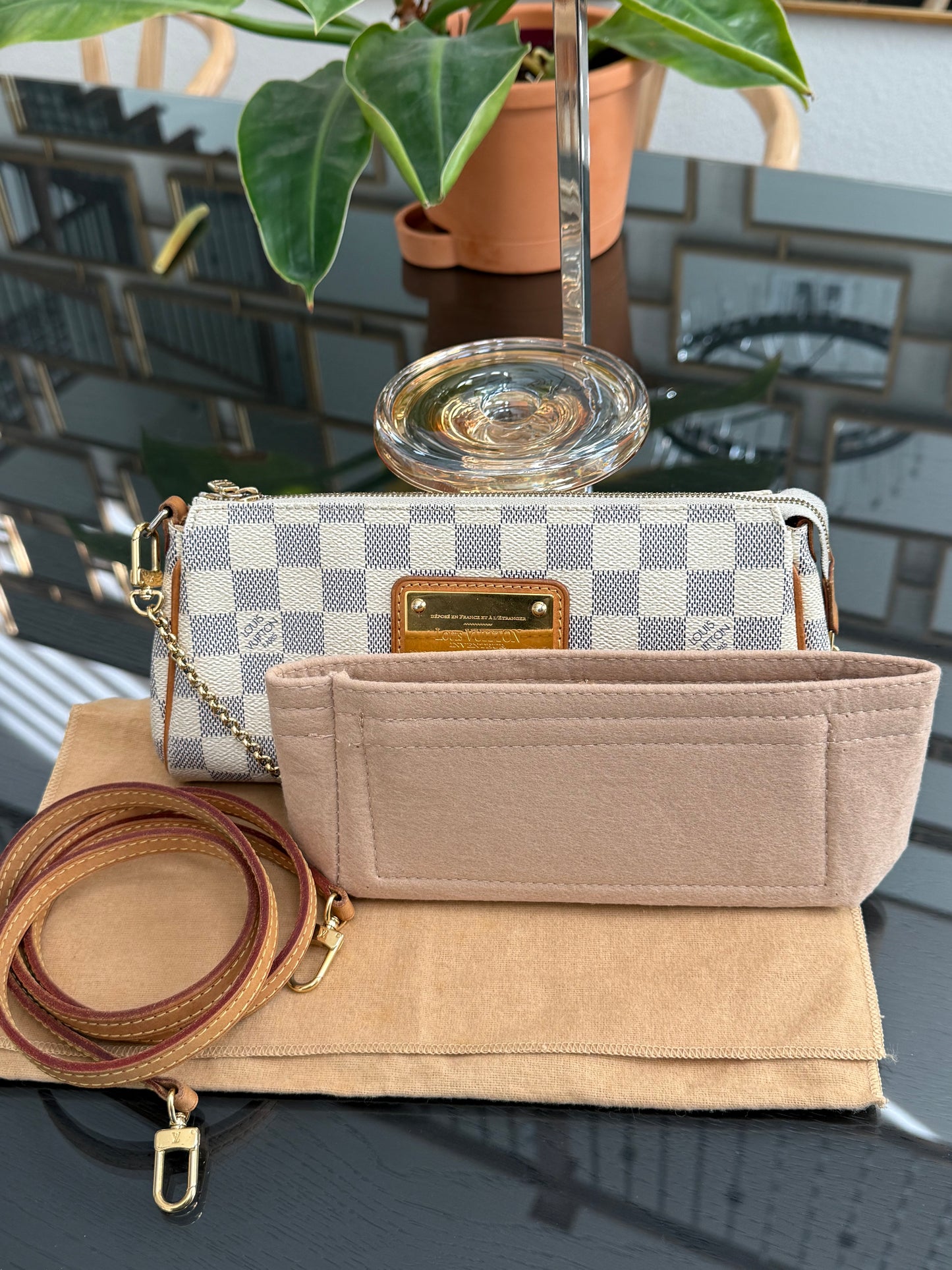 Eva Clutch in Azur with Original Strap,Box Dustbag and Insert Organizer 🗓️ Year: 2011