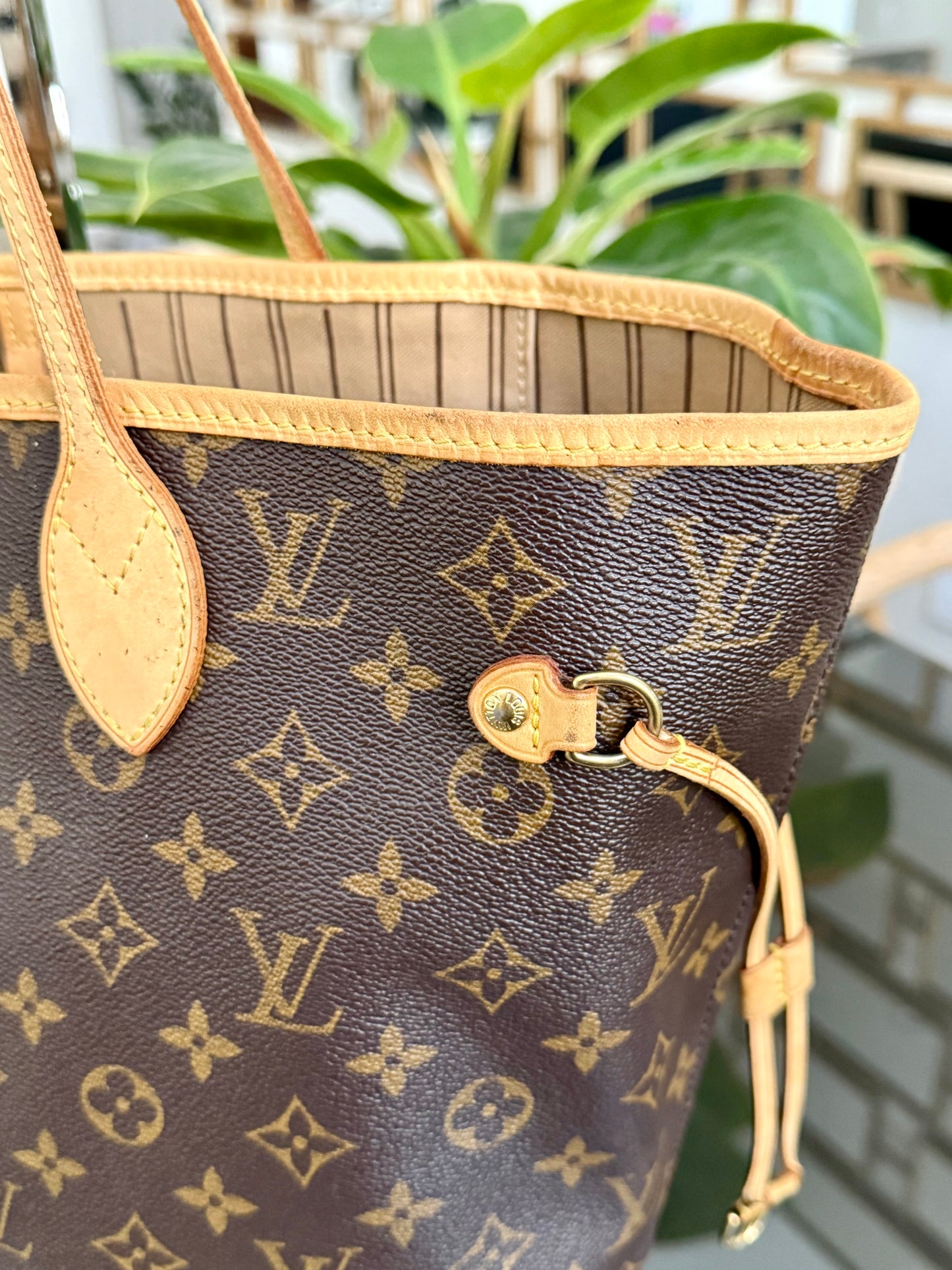 Neverfull MM in Monogram with Dustbag 🗓️ Year: 2007