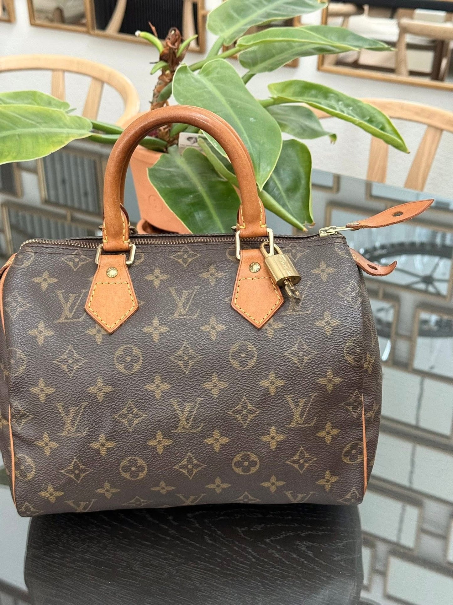 Speedy 25 in Monogram with Lock 🔐 and Key -🗓️ Year: 2000