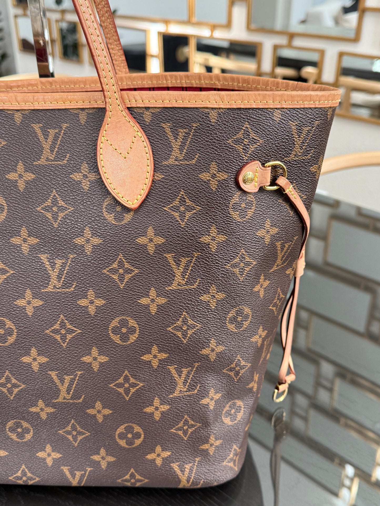 Neverfull MM Monogram in Cerise interior with Dustbag and Insert Organizer 📅 Year: 2020