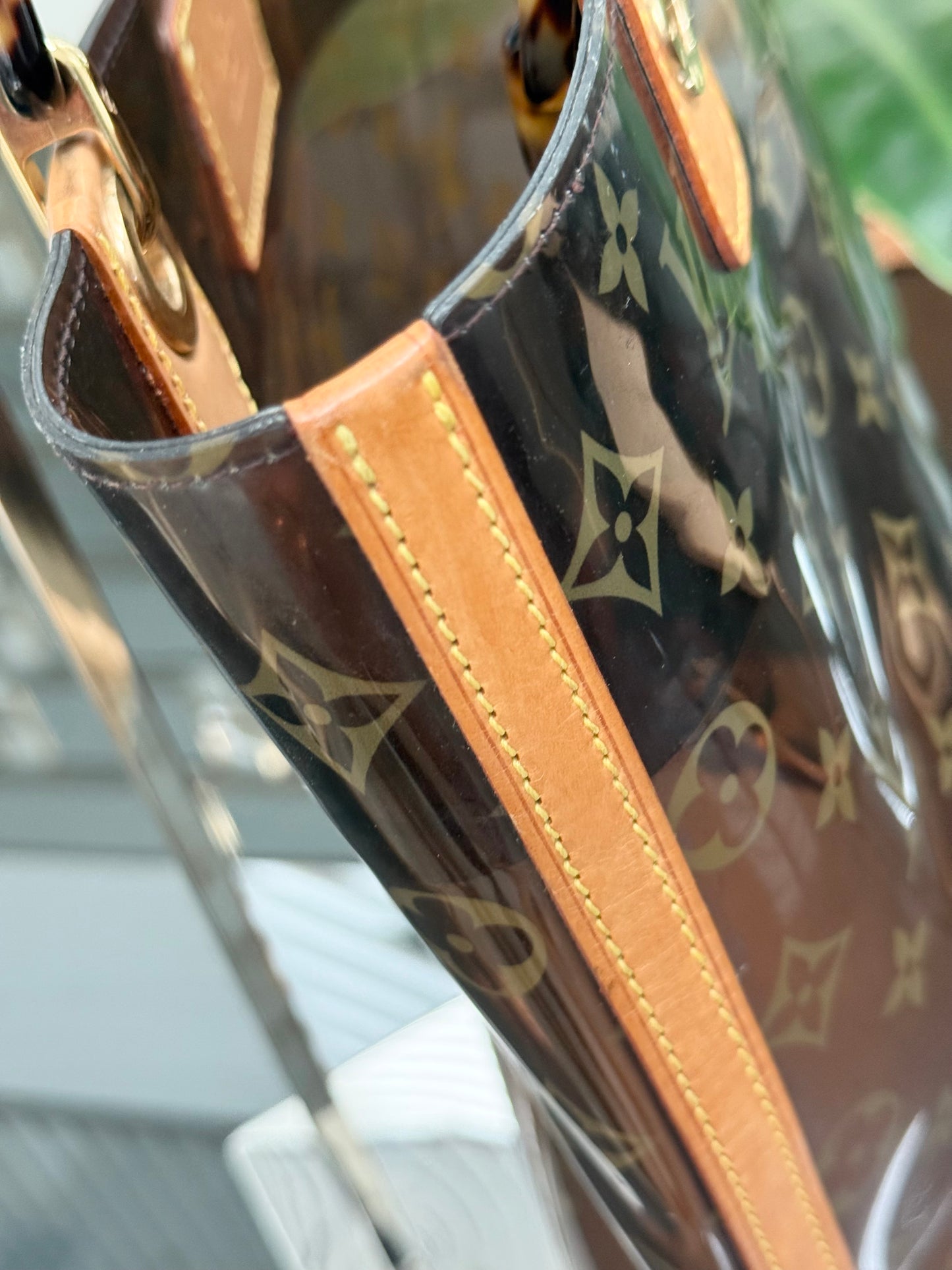 Sac Ambre Vinyl MM Bucket with Pouch 📅 Year: 2003