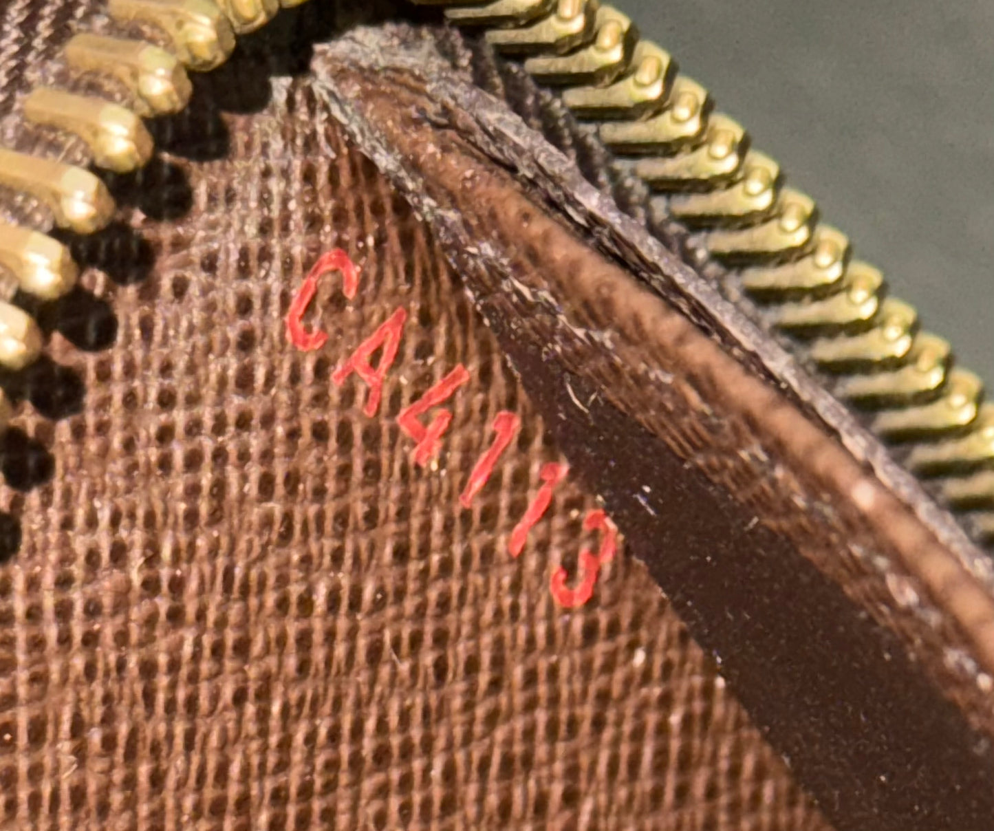 Zippy Long Wallet in DE with Dustbag and box 🗓️ Year: 2013