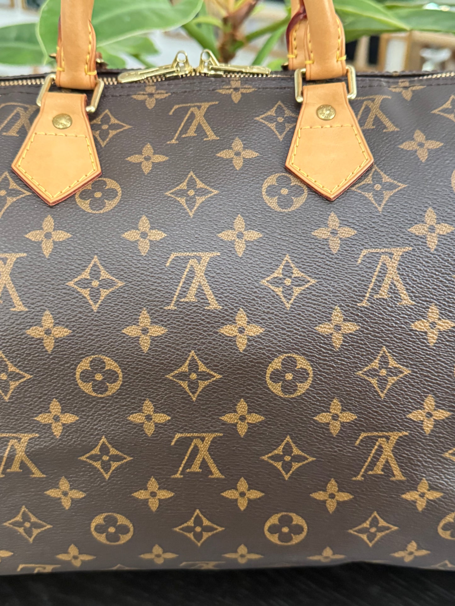 Speedy 40 Bandoulier in Monogram with Lock 🔐, Key and Dustbag 🗓️ Year: 2012