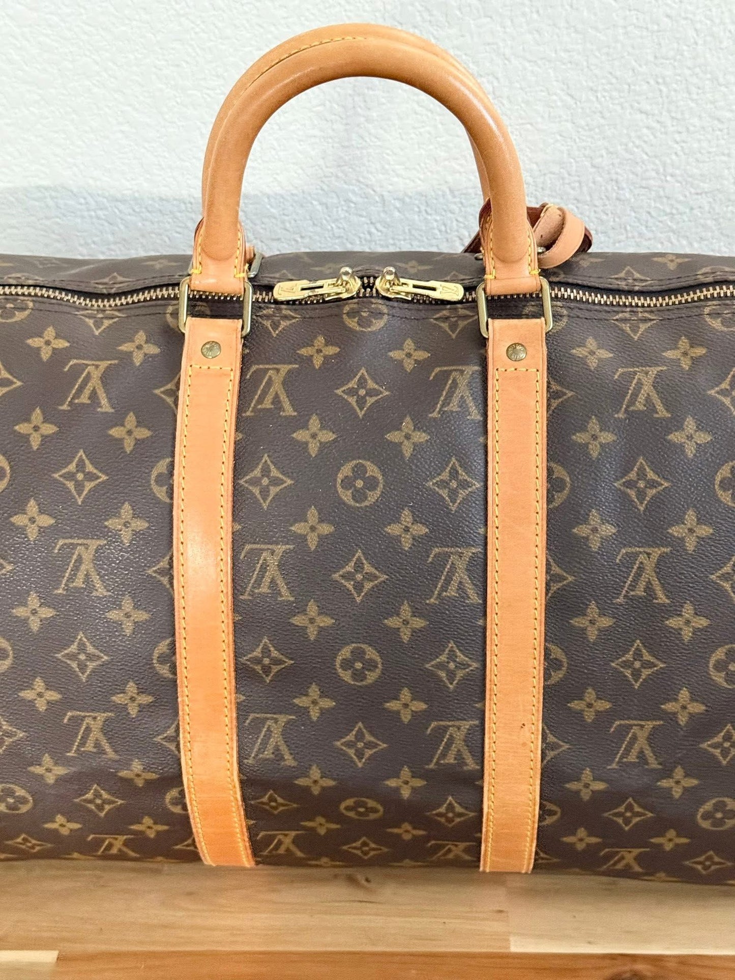 Keepall 50 Bandoulier with Original Strap, Luggage tag and Poignet  📅 Year: 1990