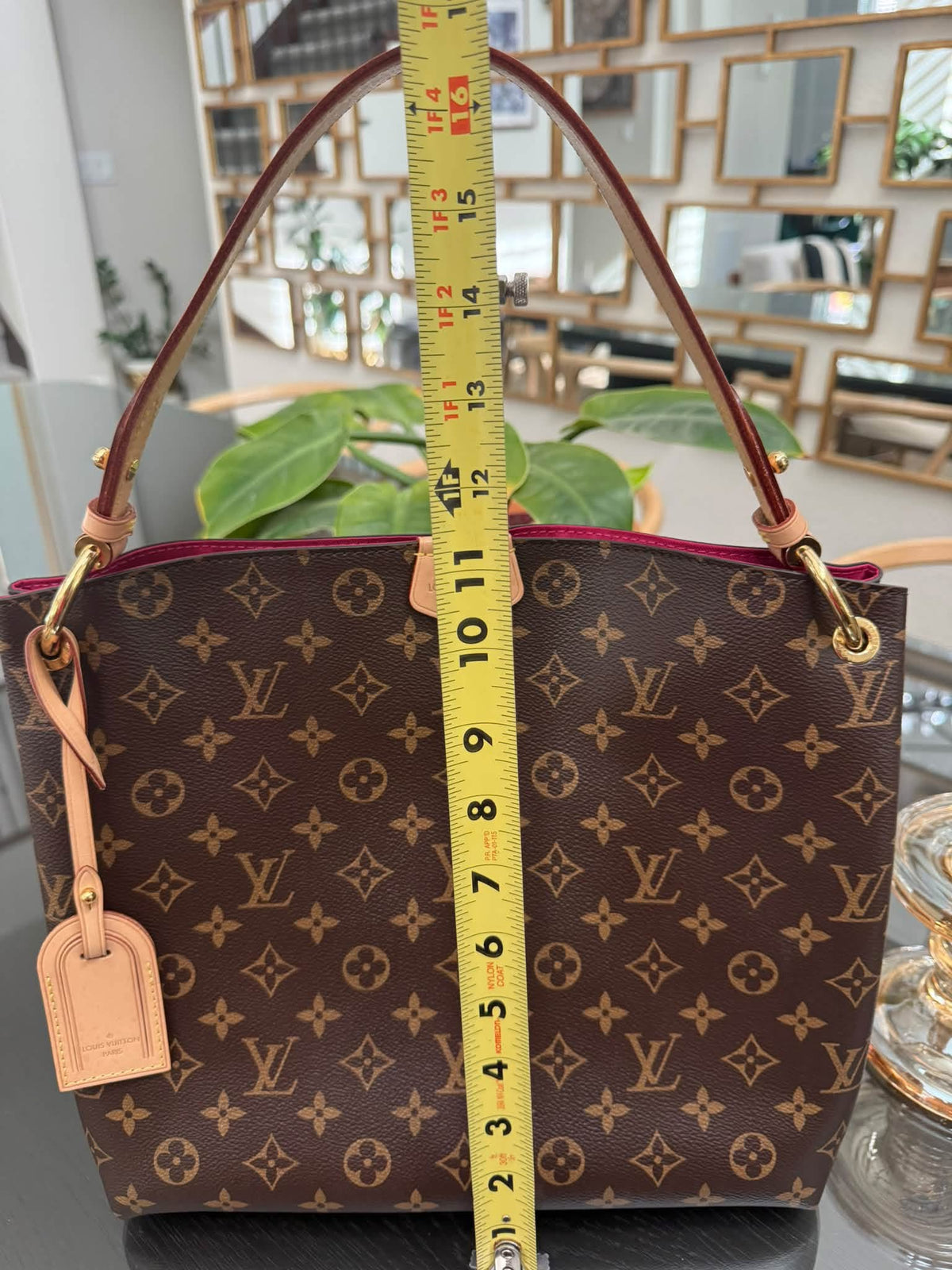 Graceful PM in Peony with Dustbag 📅 Microchipped