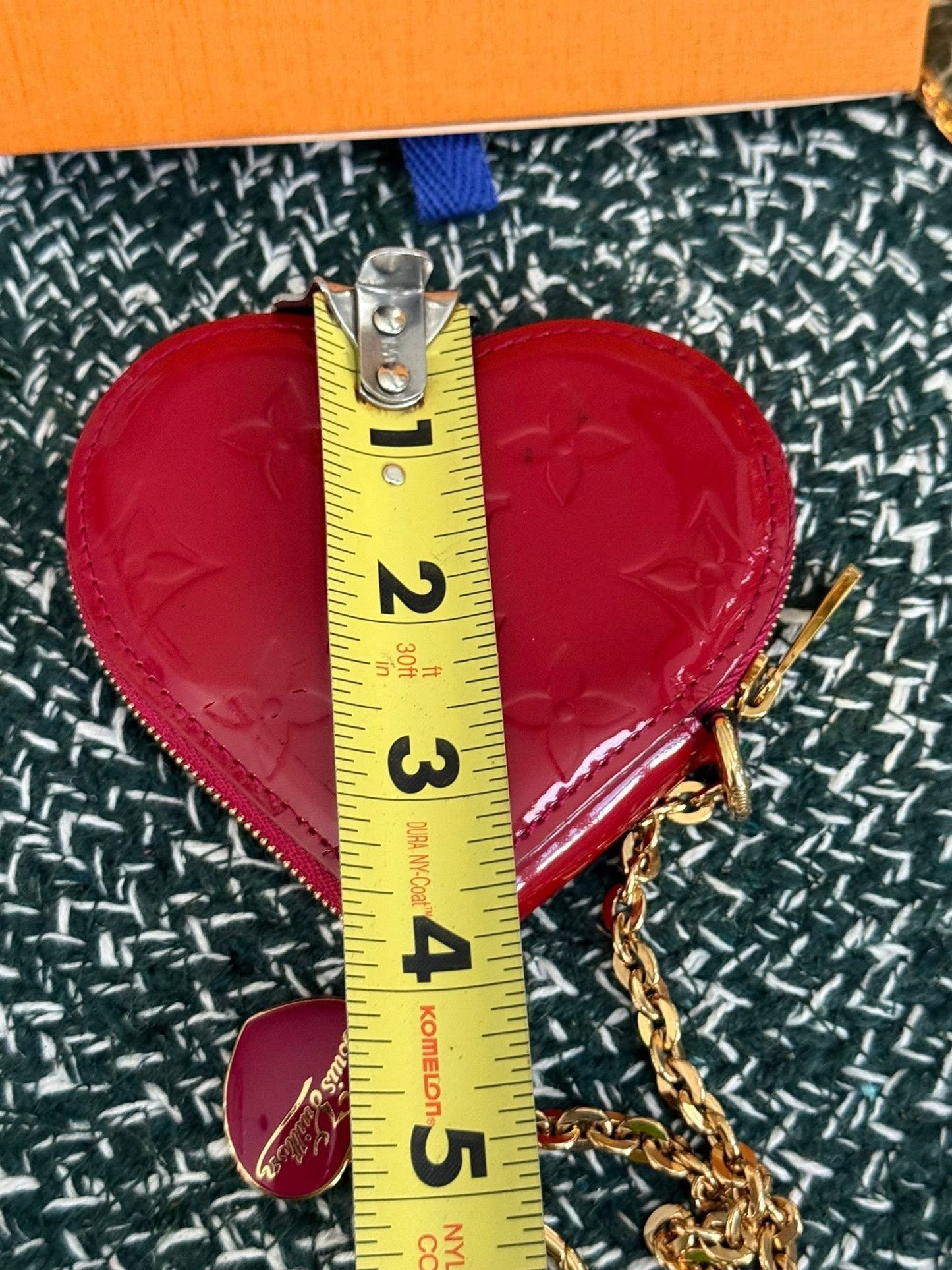 Vernis Heart Coin Purse with Box 🗓️ Year: 2012