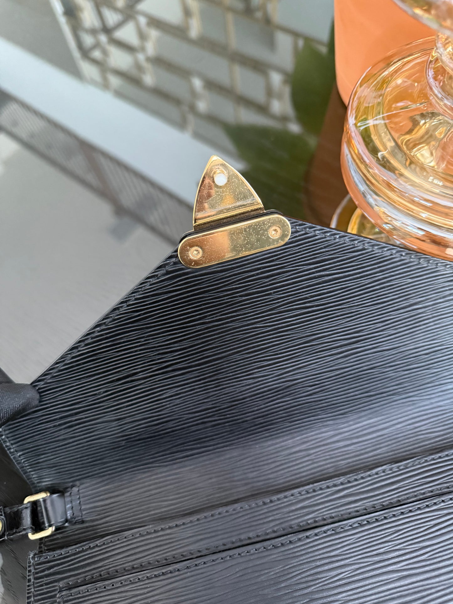 Epi Black Sellier Dragonne Clutch with 🔑 Key and Dustbag -🗓️ Year: 2005