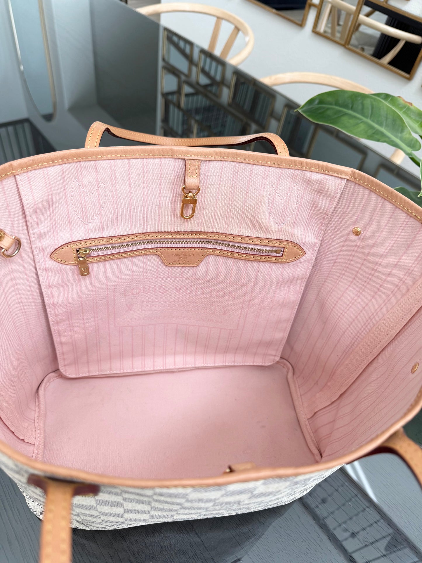 Neverfull MM Azur in Rose Ballerine with Dustbag 📅 Year: 2020