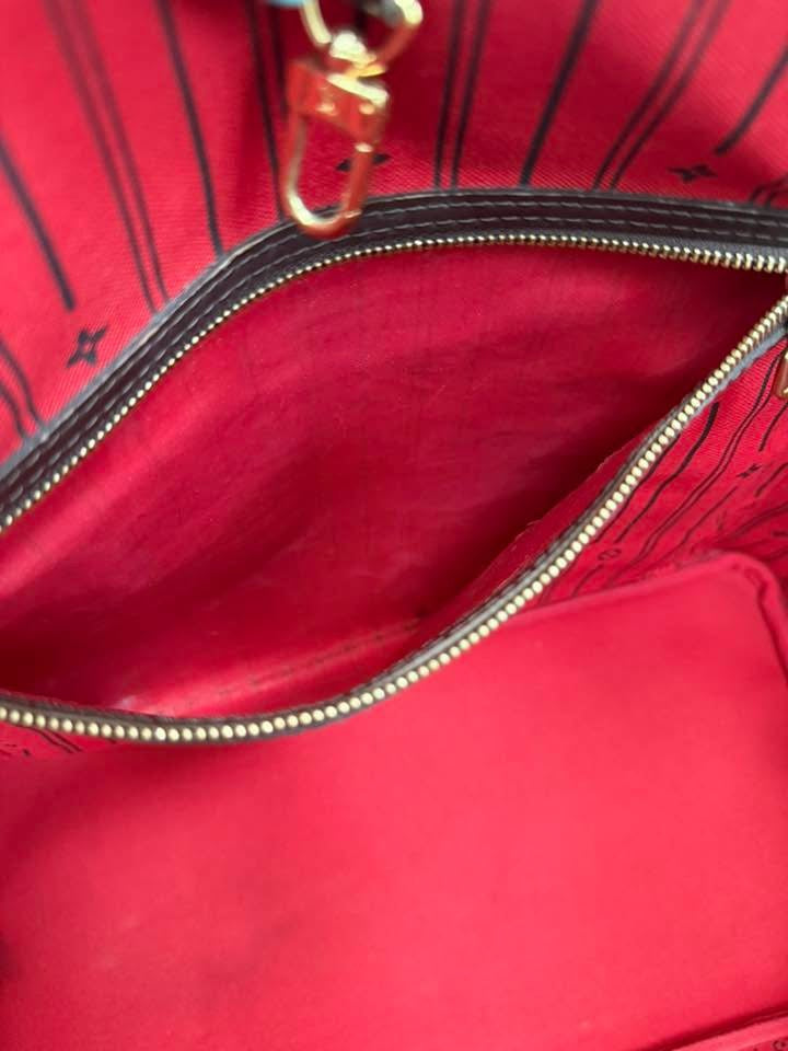 Neverfull GM in DE with Insert Organizer and Dustbag 🌺 📅 Year: 2009
