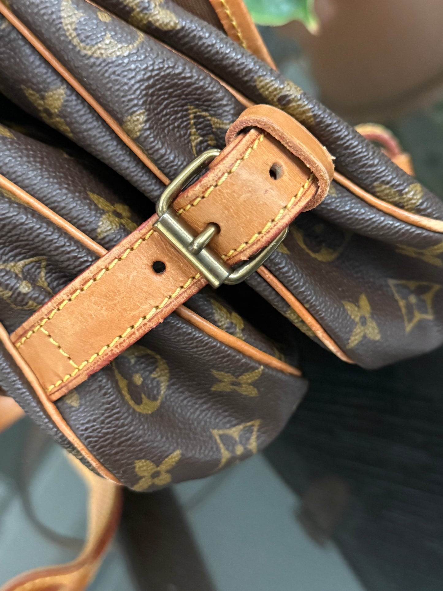 Saumur 30 Crossbody 🌺 Year: 1989