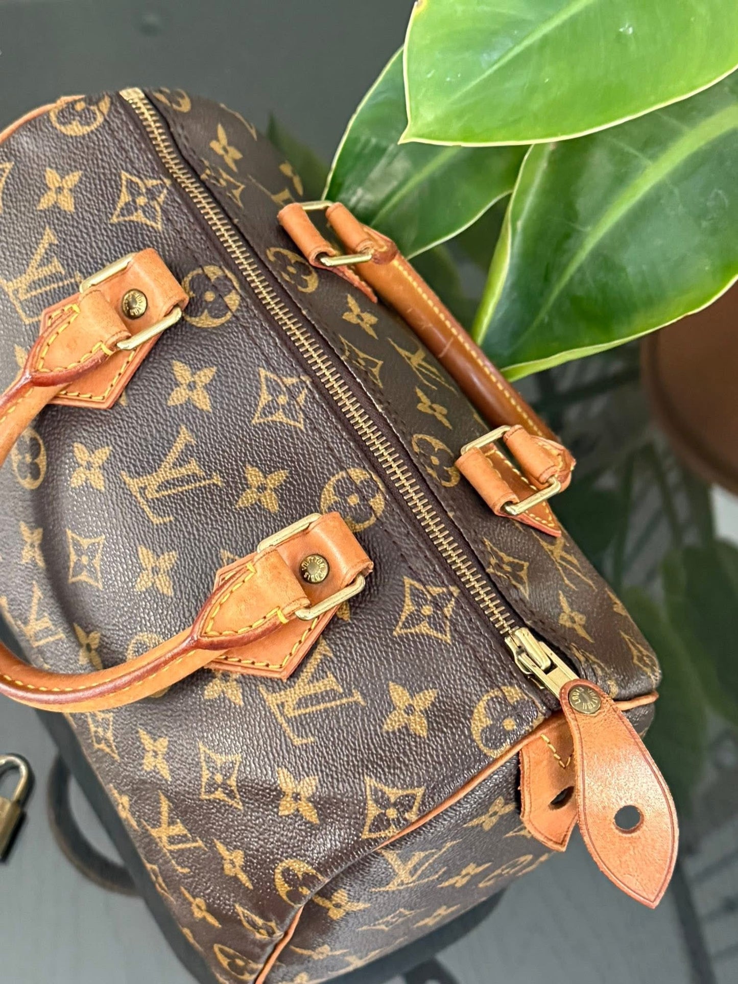 Speedy 25 in Monogram with Lock 🔐 and Key -🗓️ Year: 1994