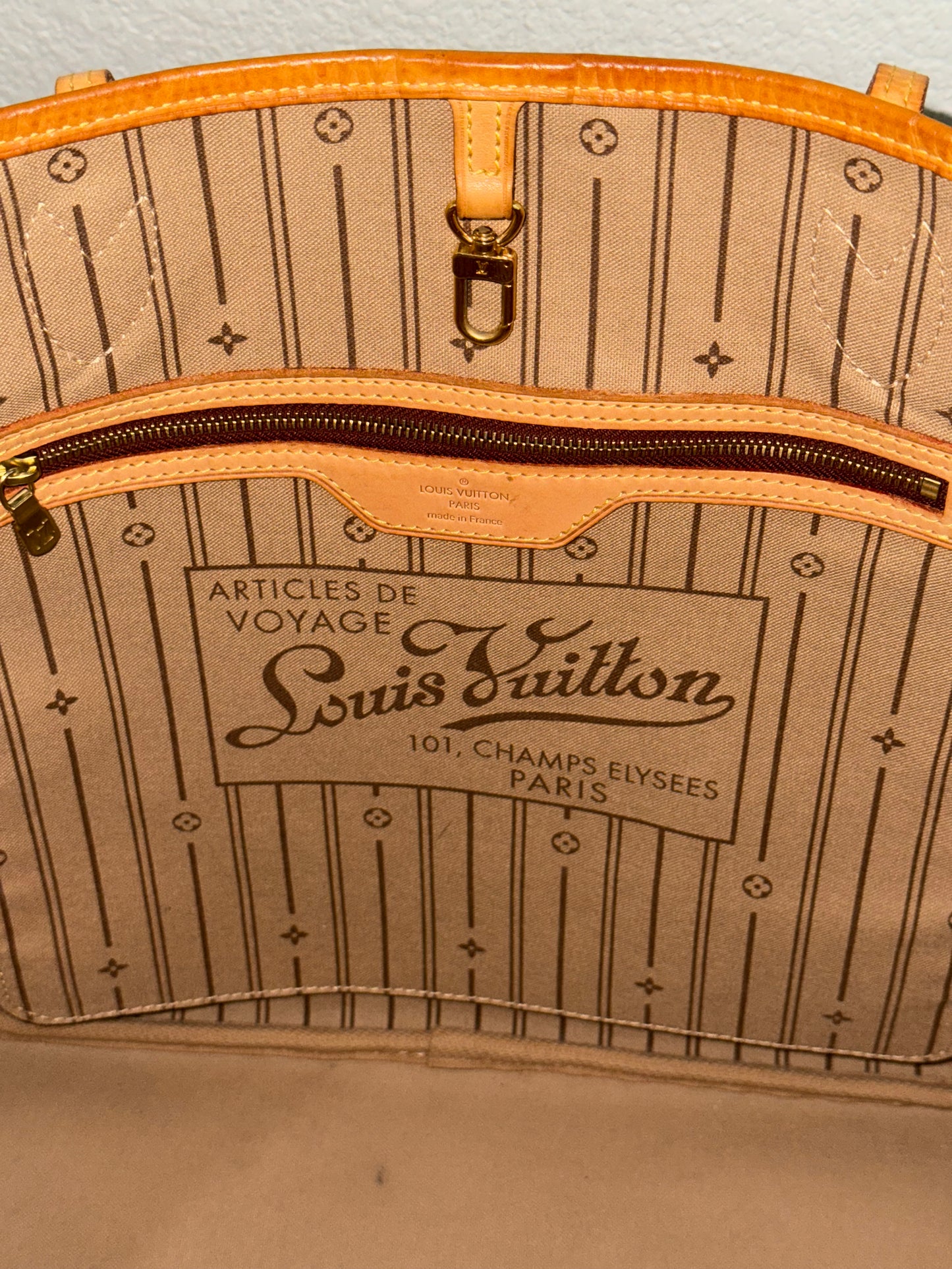 Neverfull GM with Dustbag and Insert Organizer 📅 Year: 2009