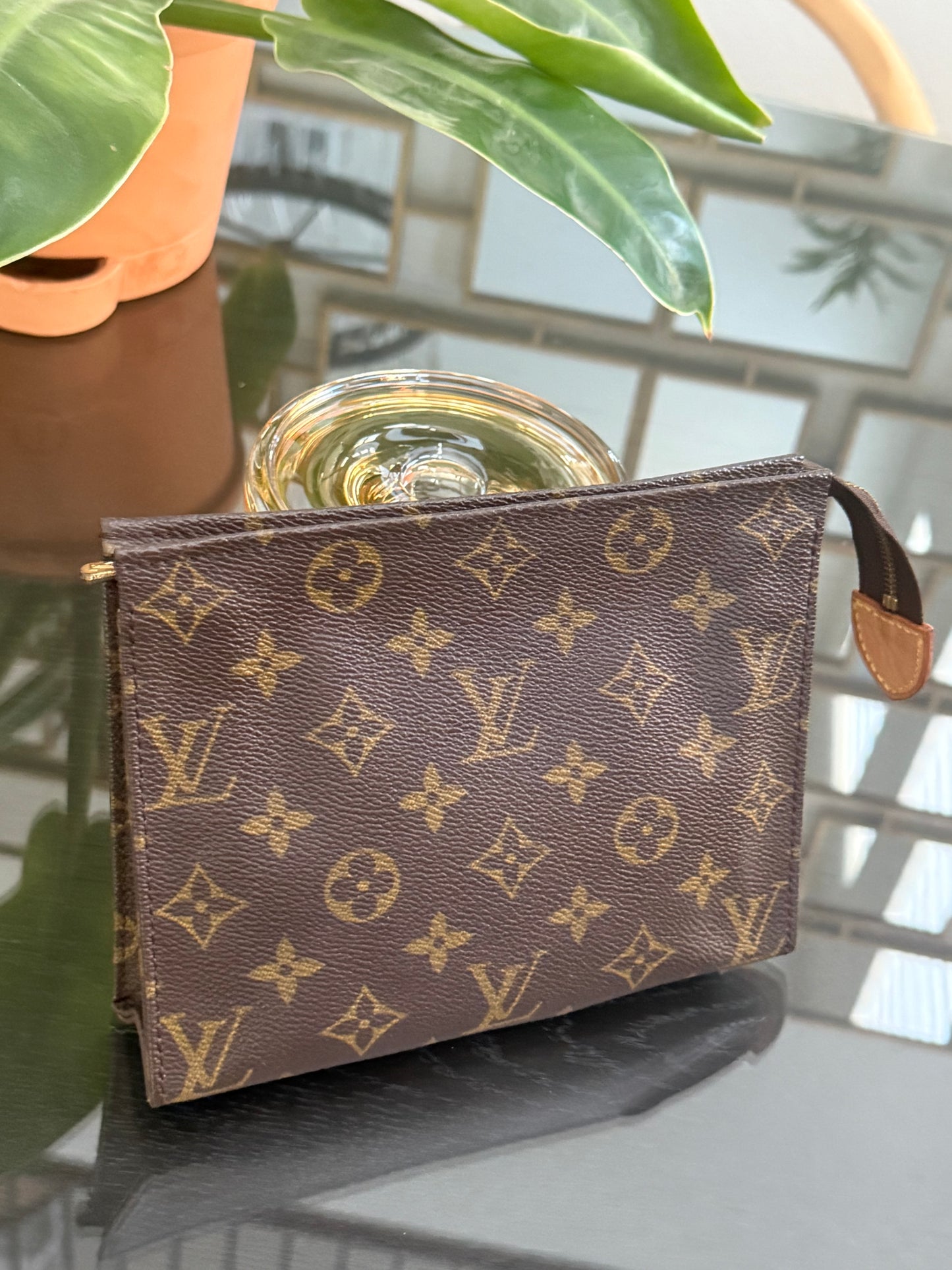 Toiletry 19 - 📅 Year 1989