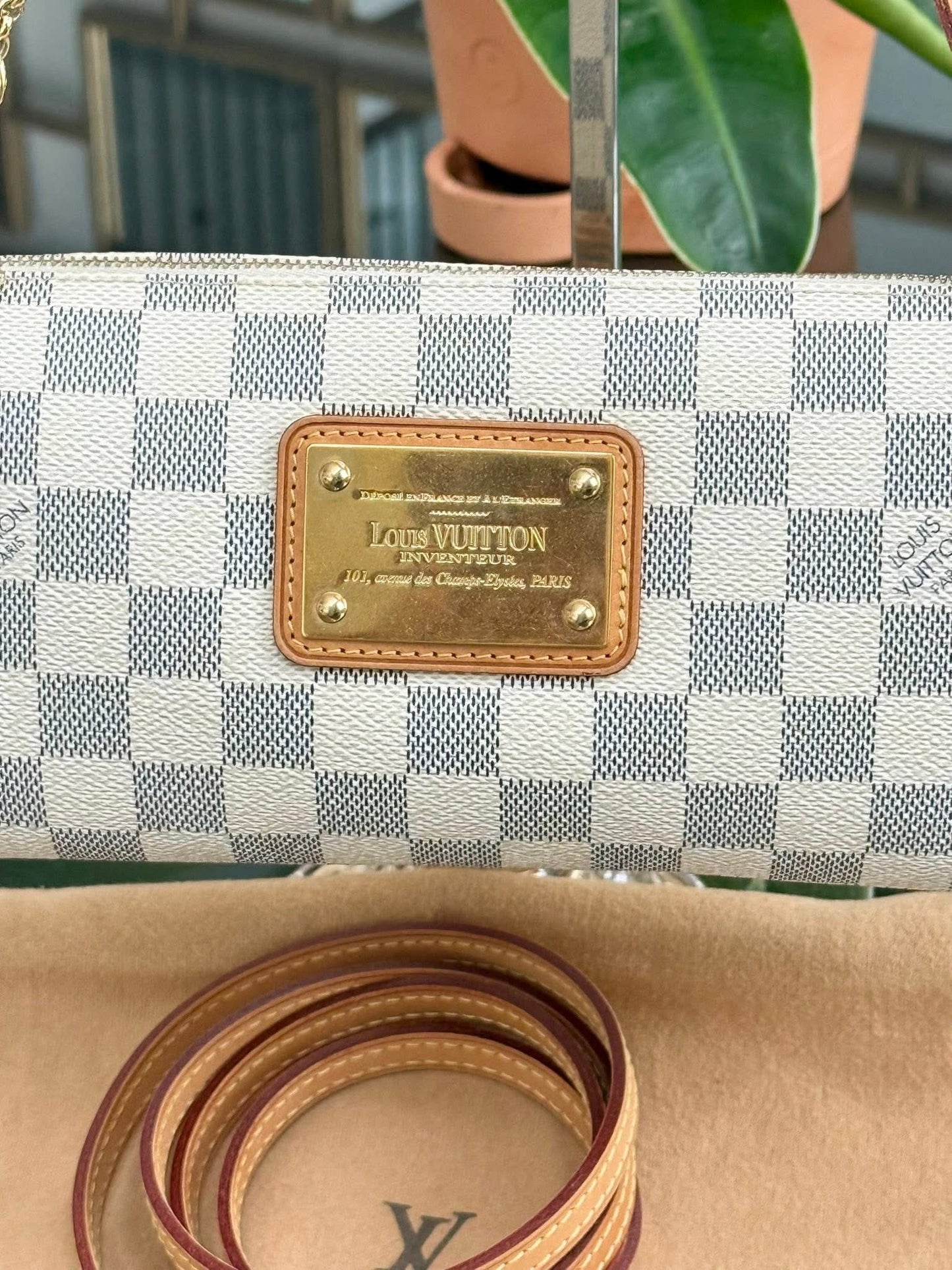 Eva Clutch in Azur with Original Strap, Box and Dustbag 🗓️ Year: 2011