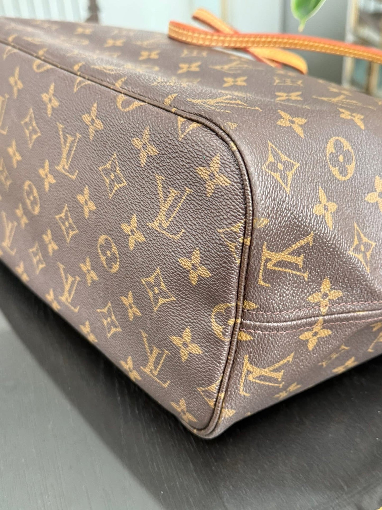 Neverfull MM in Monogram with Dustbag 📅 Year: 2007