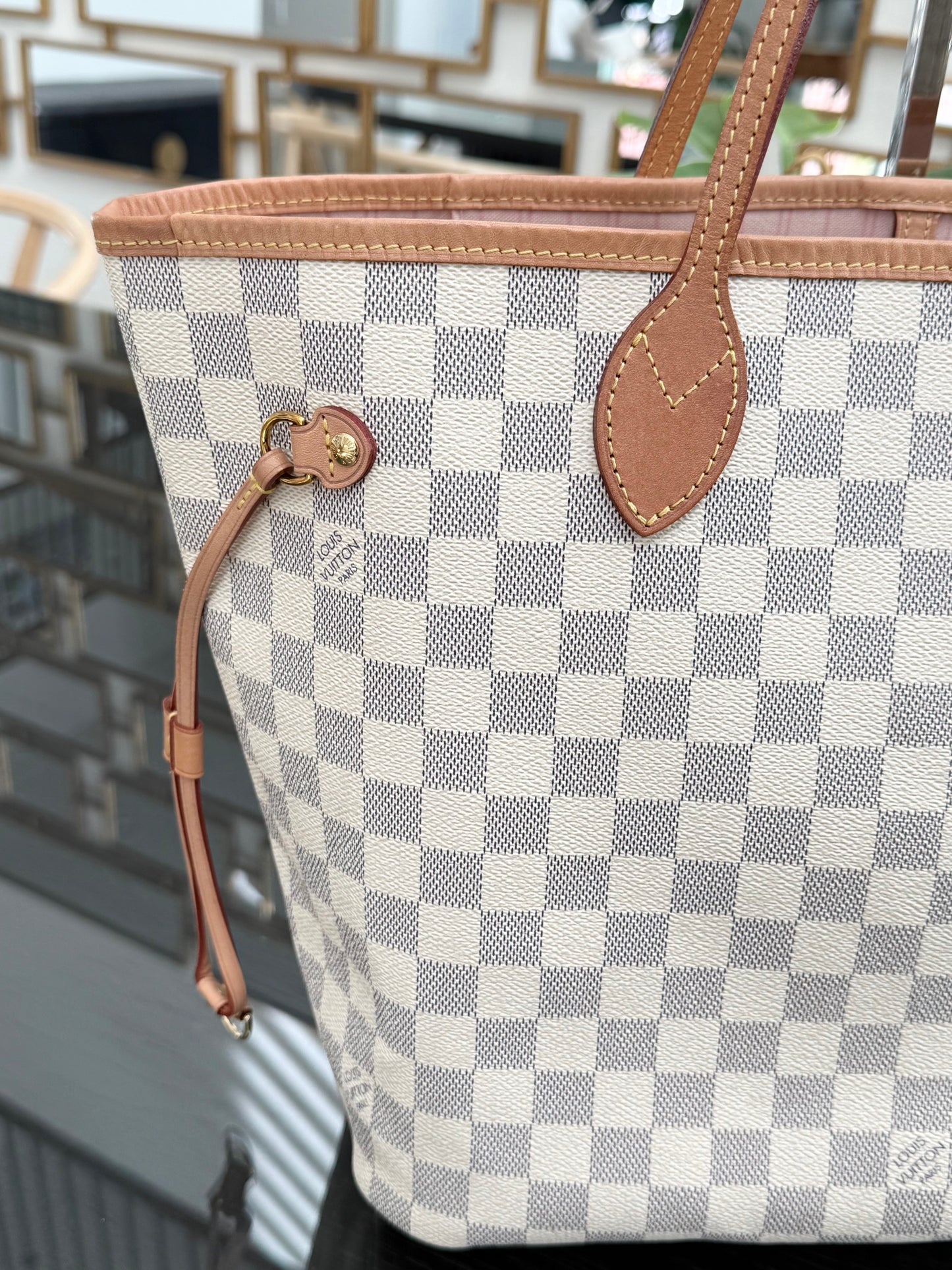 Neverfull MM Azur in Rose Ballerine with Dustbag 📅 Year: 2020