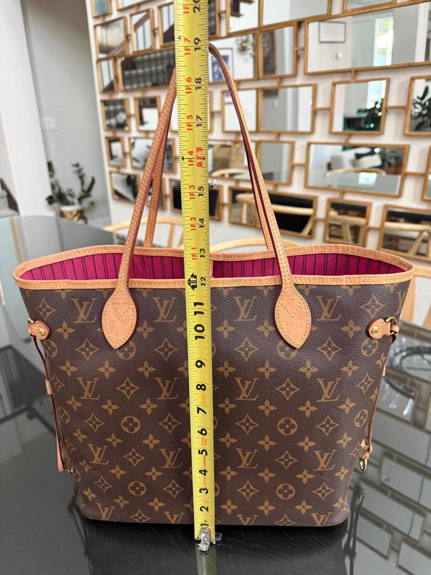 Neverfull MM in Peony interior with Dustbag 🌺 📅 Year: 2020